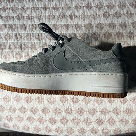 8.5 - Picture 6 of 10